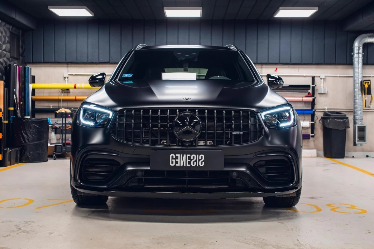 PPF Headlight 30% GLC63S AMG przed lights on