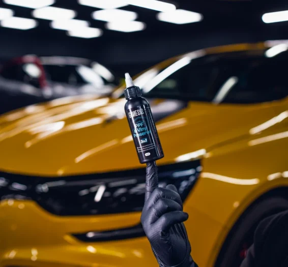 PPF & Vinyl Preserve na palcu